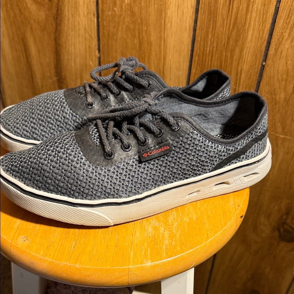Columbia Men's Black and Gray Sneakers